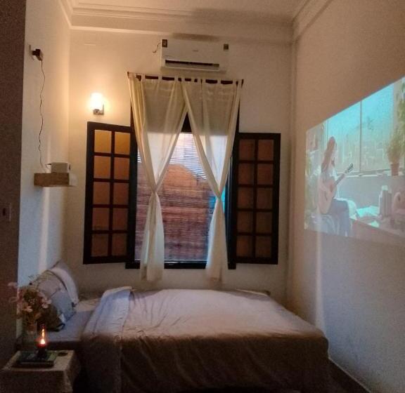 اتاق استاندارد, 2000s Homestay