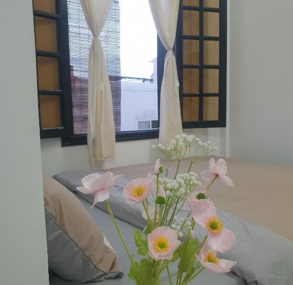 اتاق استاندارد, 2000s Homestay