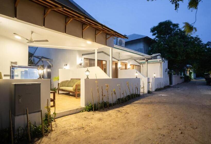 سوییت خانوادگی, Ganduvaru Villa