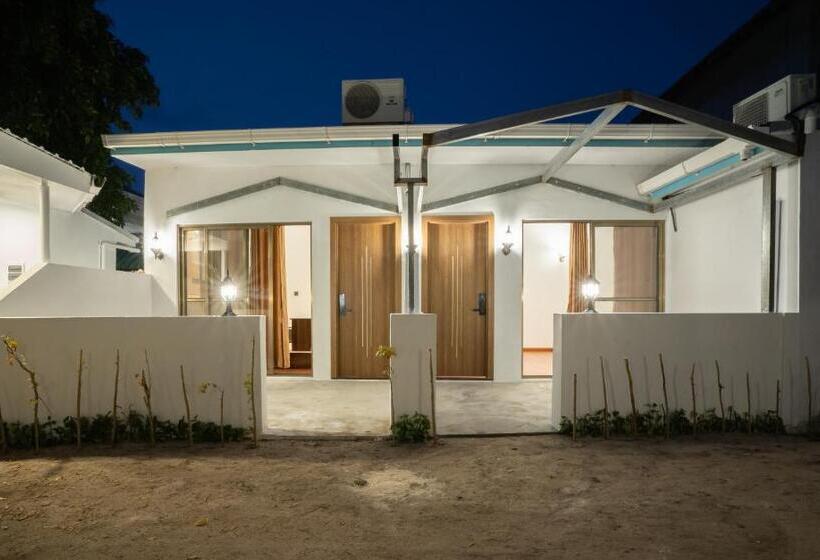 سوییت خانوادگی, Ganduvaru Villa