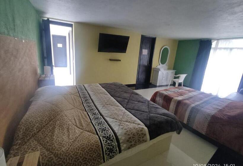 غرفة قياسية رباعية مزودة بشُرفة, Mextlitlán Tierra De Lunas