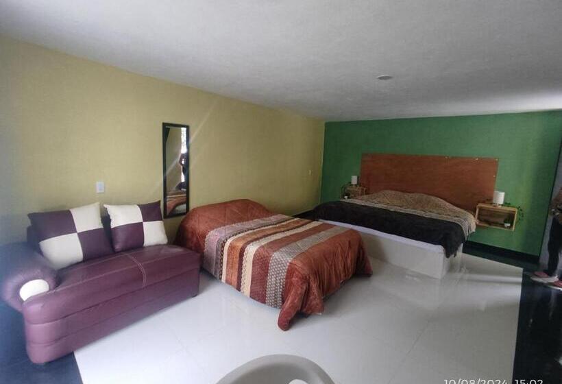 غرفة قياسية رباعية مزودة بشُرفة, Mextlitlán Tierra De Lunas