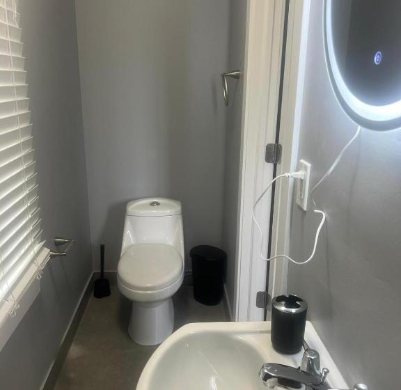 스위트, Niagara Parkway Riverview Inn