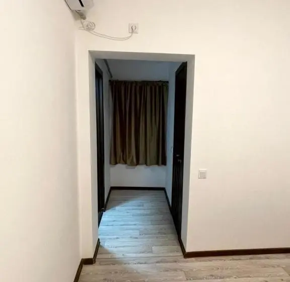 اتاق لوکس, Chashma Dushanbe
