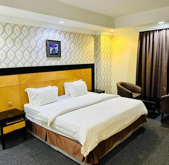 إستوديو قياسى, فندق درة فلسطين Durrat Palestine