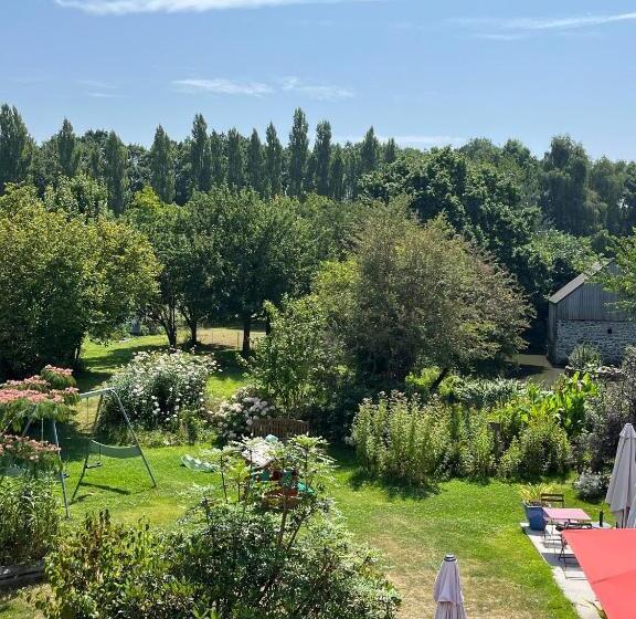 Номер Стандарт Вид на Сад, Auberge De La Chesnaie