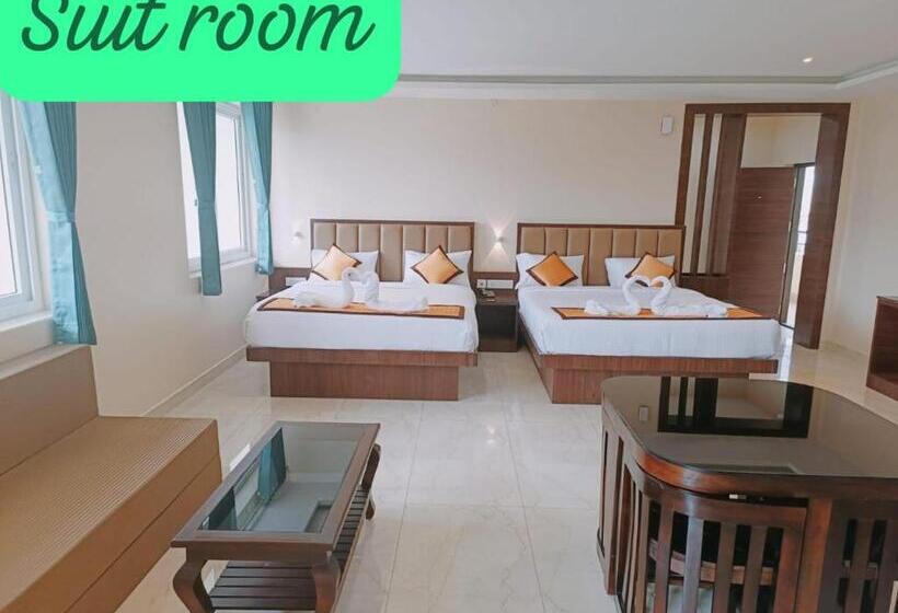 Люкс, Ketti Heights Resorts