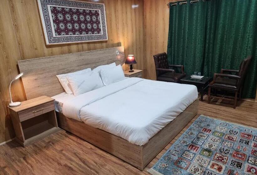 اتاق لوکس خانوادگی, Shilmin Resort