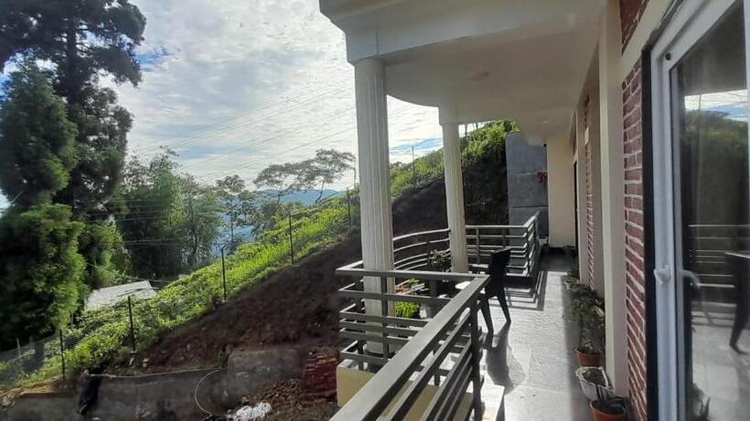 マウンテンビュースタンダードルーム, Triveni Organic Farmstay & Cafe