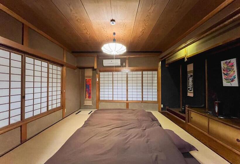 اتاق لوکس, 839 Stay In Takayama