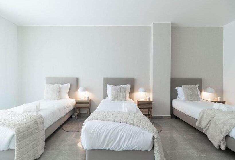 اتاق استاندارد سه تخته با بالکن, Akicity Beja Rooms