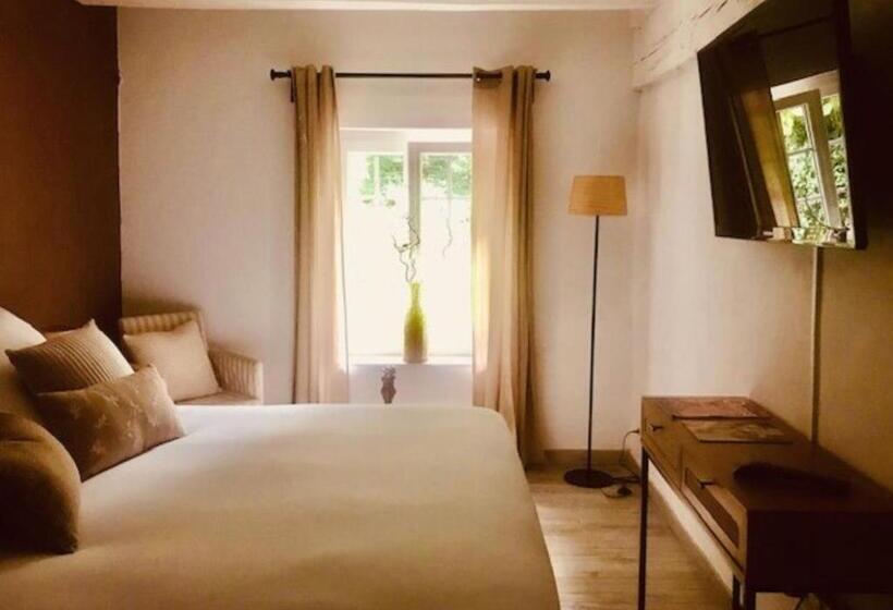 غرفة قياسية ثلاثية, Chambres D Hôtes Le Jardin De La Pichonnerie Proche Du Zoo De Beauval & Des Chateaux De La Loire