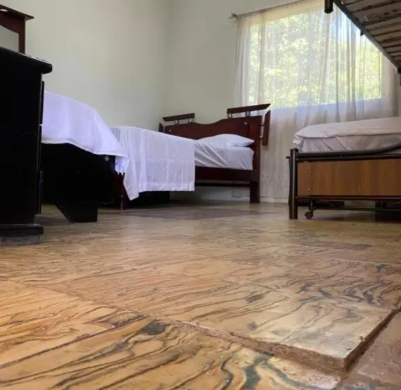 Perhehuone, Finca Villa Carmen, Vía Magdalena