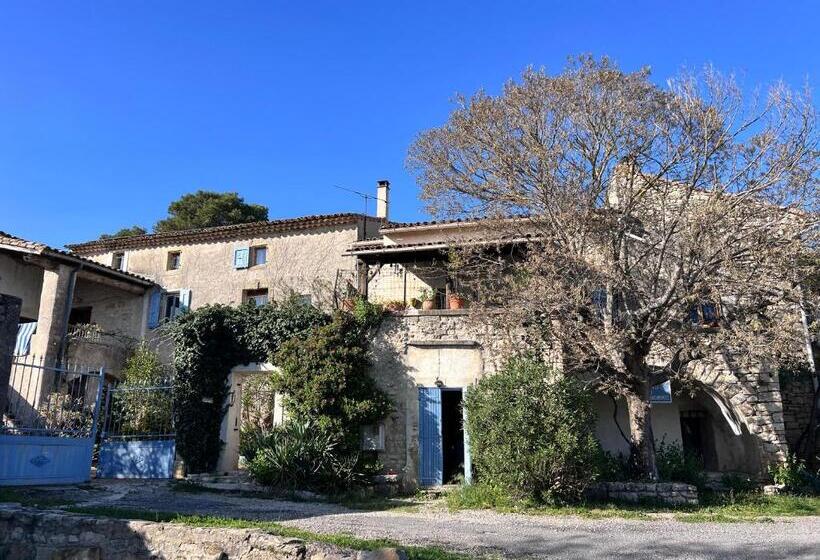 غرفة قياسية مزوَّدة بتراس, Chambre D Hôte Lavande Lit King Size Double Lits Jumeaux Salle De Bain Et Terrasse Privatives