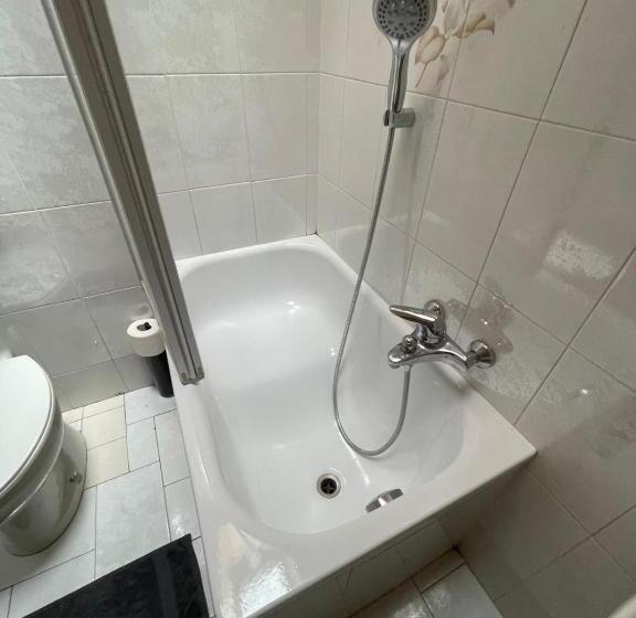 חדר סטנדרט לשלושה, Picchio Rosso   Stanza Privata Con Bagno In Val Di Fassa