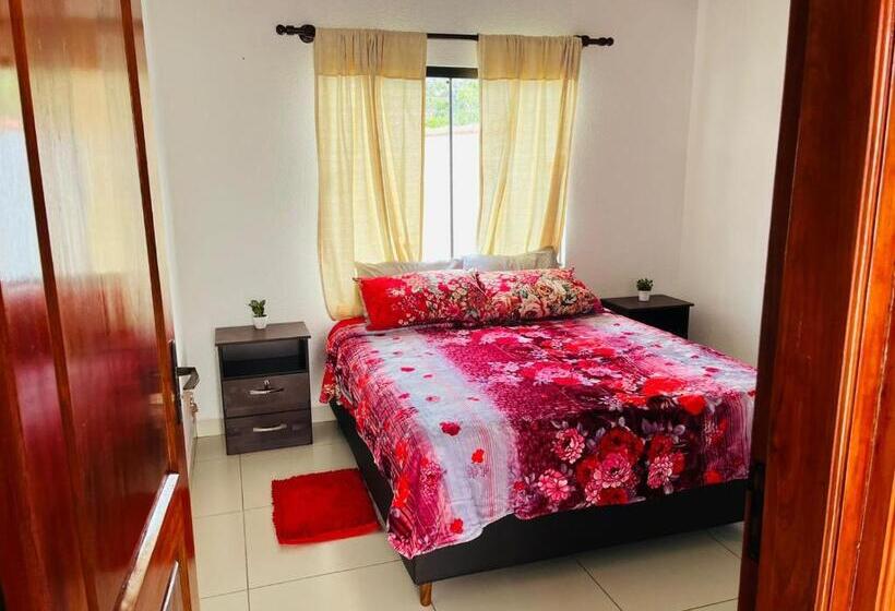 اتاق استاندارد, Rileys Home