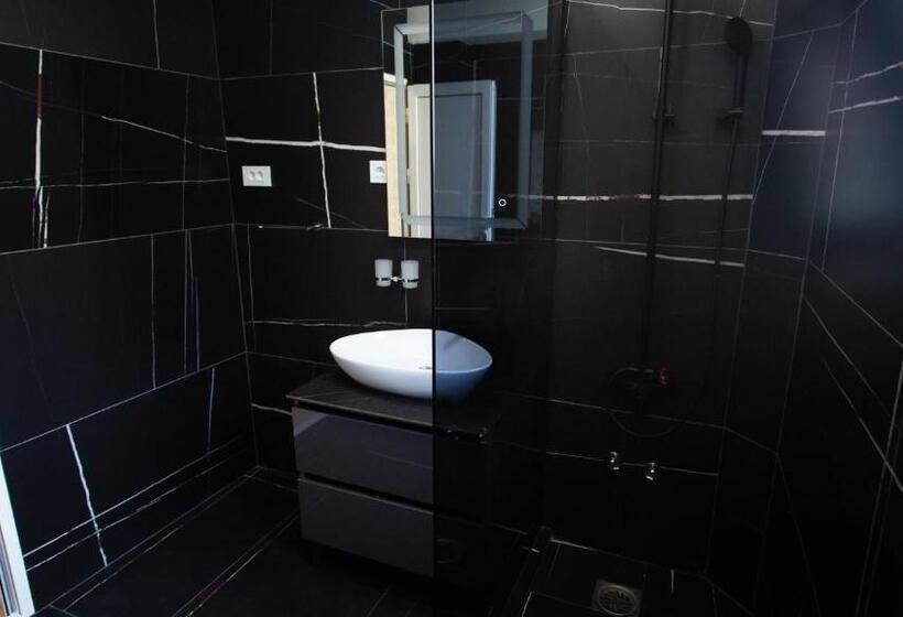 سوییت, Mountain Maison