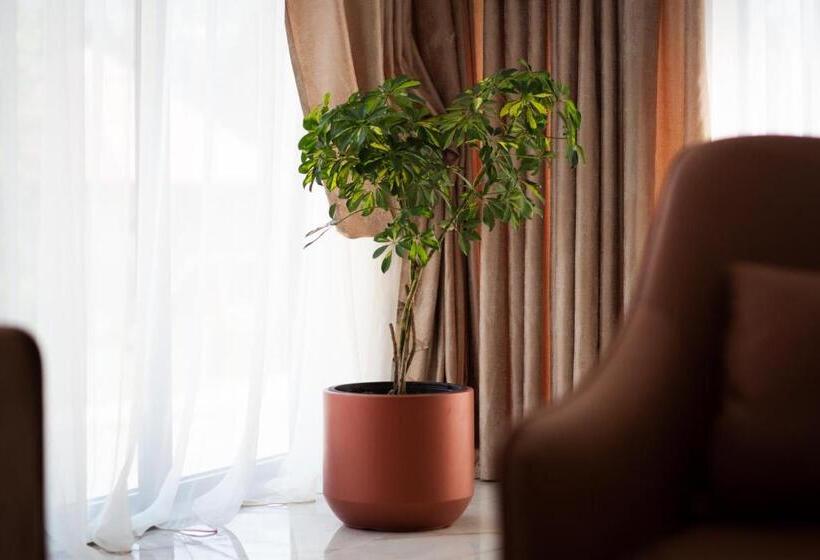 سوییت, Mountain Maison