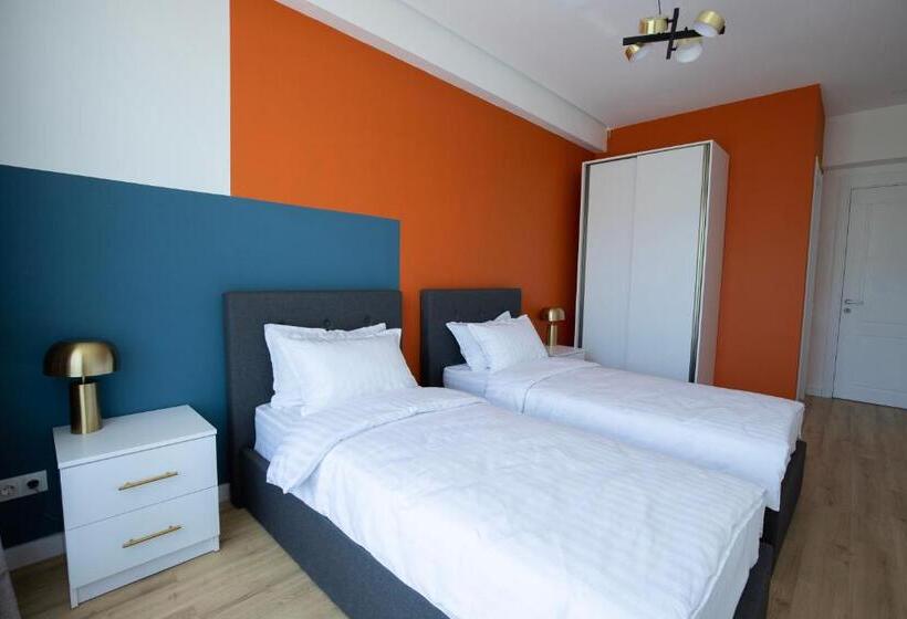 اتاق استاندارد با بالکن, Naubari Estate