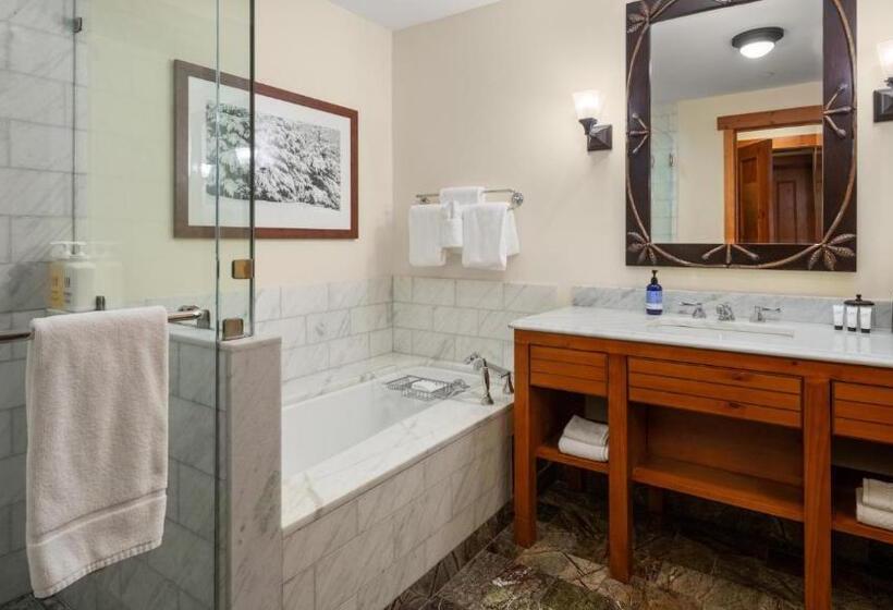 استودیو استاندارد با تخت کینگ, 1216 The Lodge At Spruce Peak Ski In Ski Out Studio Spruce Peak Village Views 2nd Floor