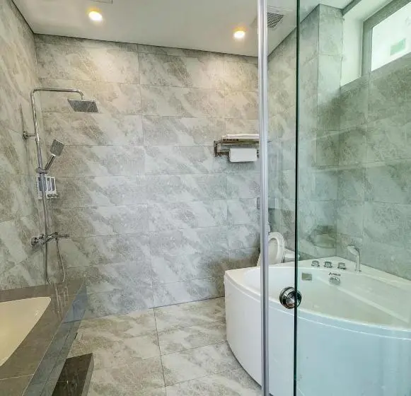 اتاق استاندارد با تخت بزرگ, Rubillion Hotel   Vinh