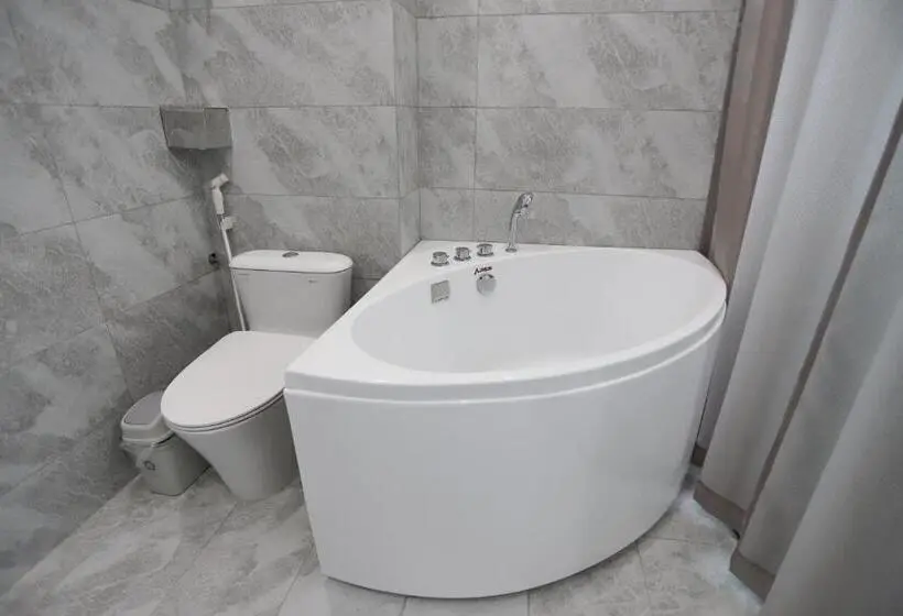 اتاق استاندارد با تخت بزرگ, Rubillion Hotel   Vinh