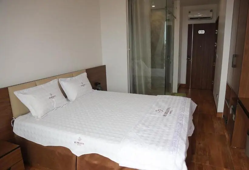 اتاق استاندارد با بالکن, Rubillion Hotel   Vinh