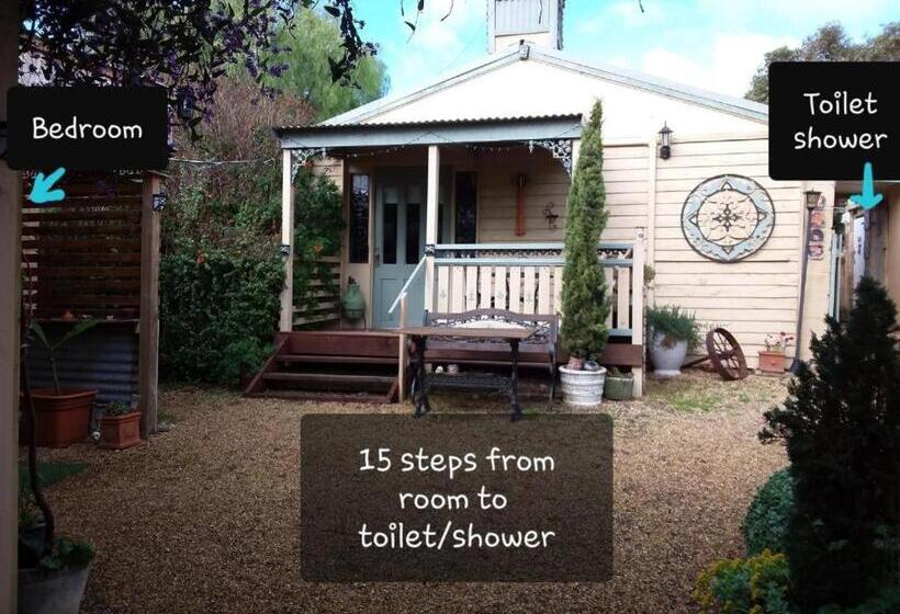 חדר סטנדרט, A La Folly Too The Old Workshop