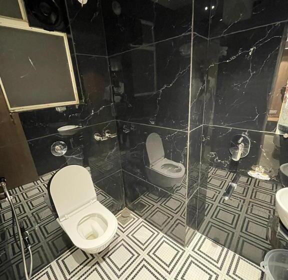 סוויטה, The West Coast