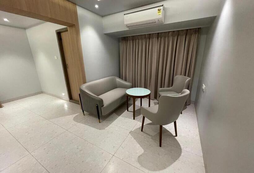 סוויטה, The West Coast