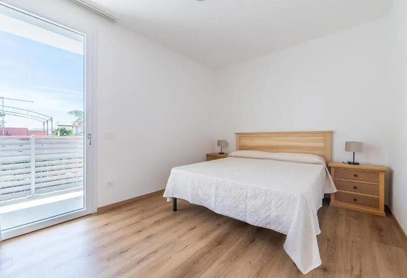 スーペリアファミリールーム, Olbia Rooms