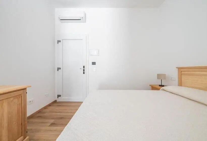 スタンダードルーム, Olbia Rooms