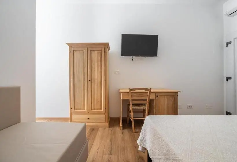 スタンダードルーム, Olbia Rooms