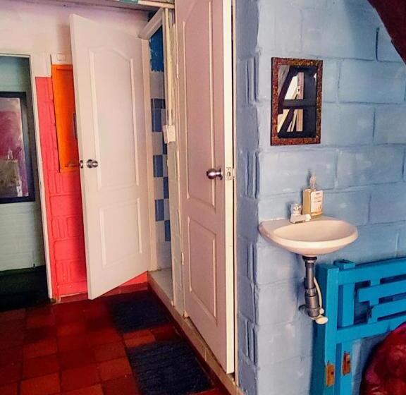 חדר סטנדרט לשלושה, Casa Isayoba