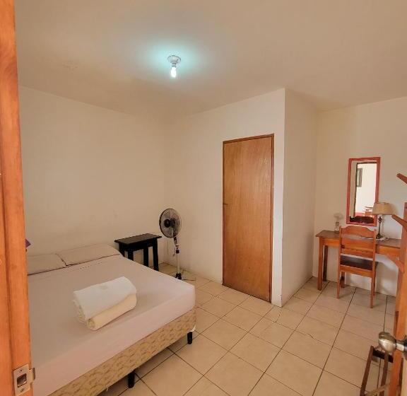 اتاق استاندارد یک نفره, Hostal Familiar Ulua