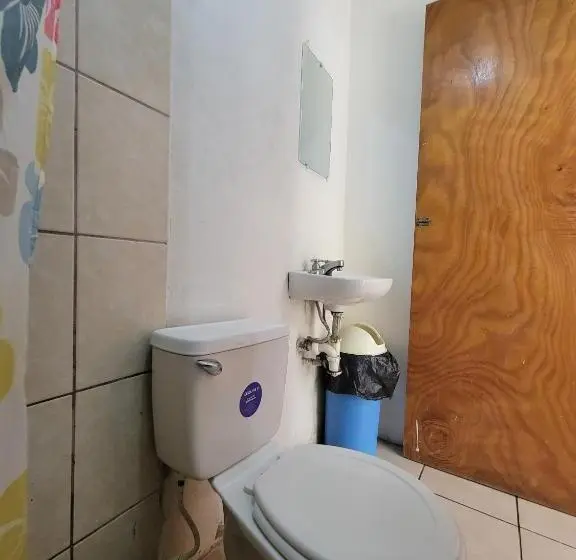 اتاق ساده سه نفره, Hostal Familiar Ulua