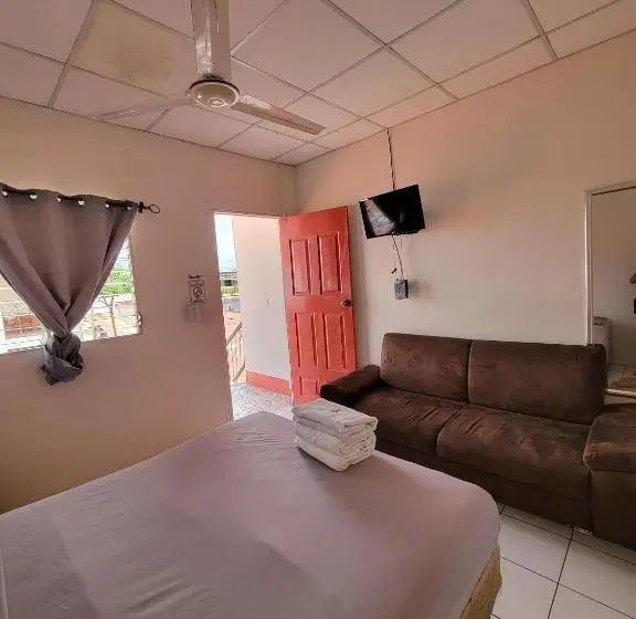 اتاق لوکس, Hostal Familiar Ulua