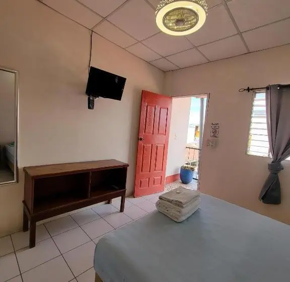 اتاق لوکس, Hostal Familiar Ulua
