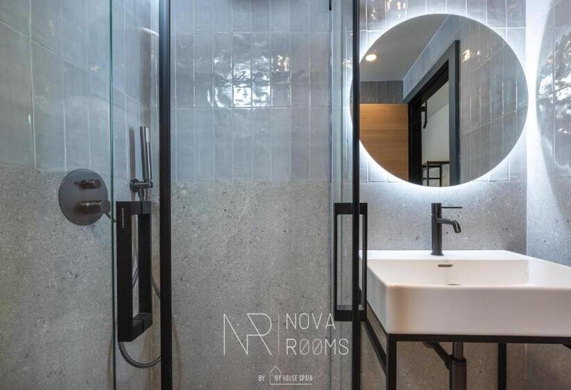 标准单人间共用浴室, Hostal Nova Rooms By Myhousespain