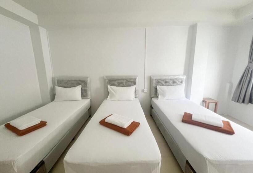 اتاق استاندارد سه نفره, V Reserve At Merry V