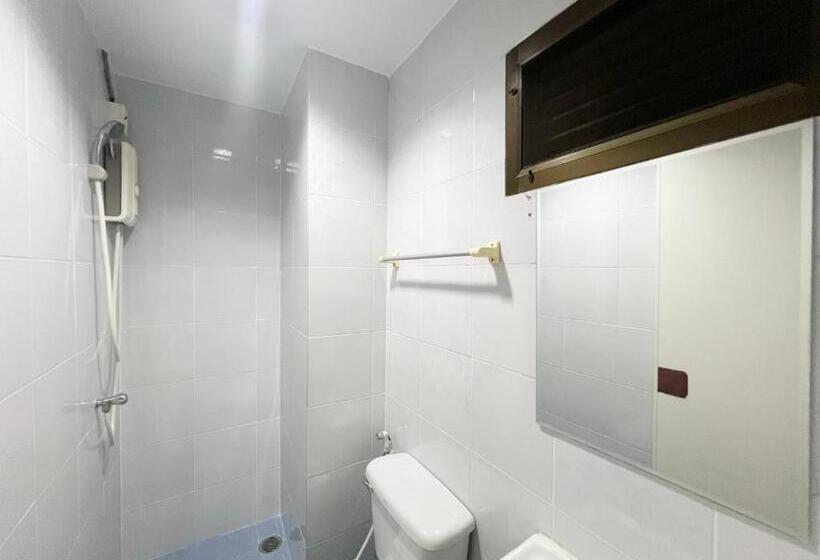 اتاق استاندارد سه نفره, V Reserve At Merry V