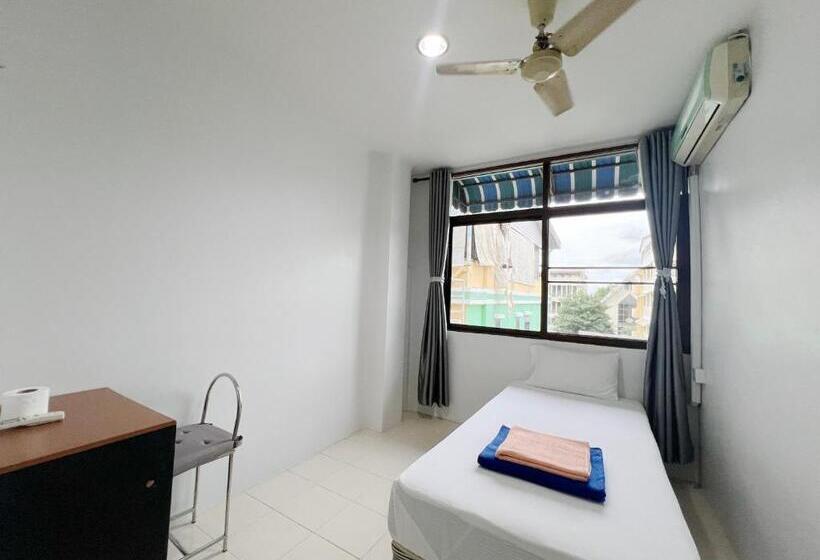 اتاق استاندارد یک نفره, V Reserve At Merry V