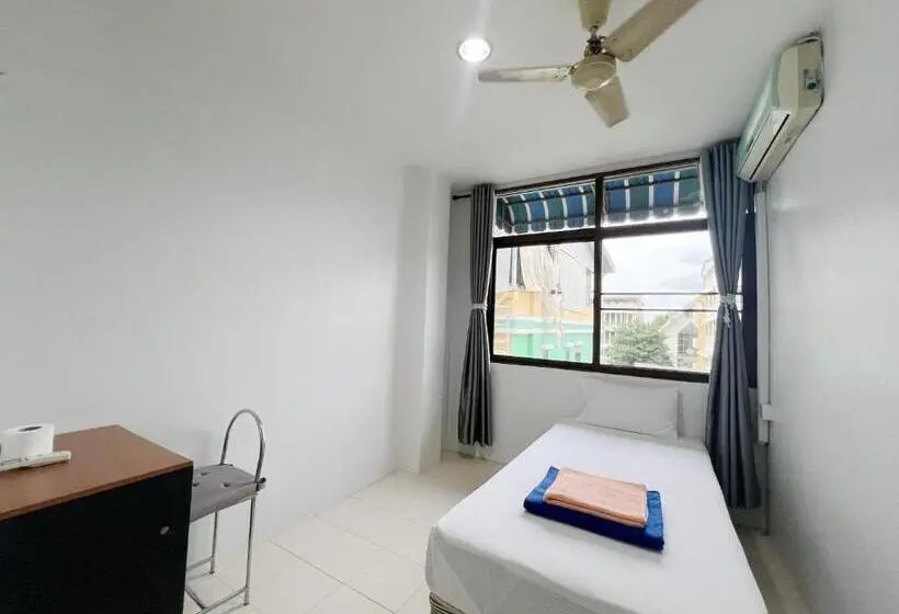 اتاق استاندارد یک نفره, V Reserve At Merry V