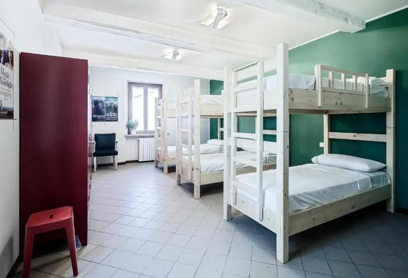 ルームシェアのワンベッド, Cascina La Goliarda