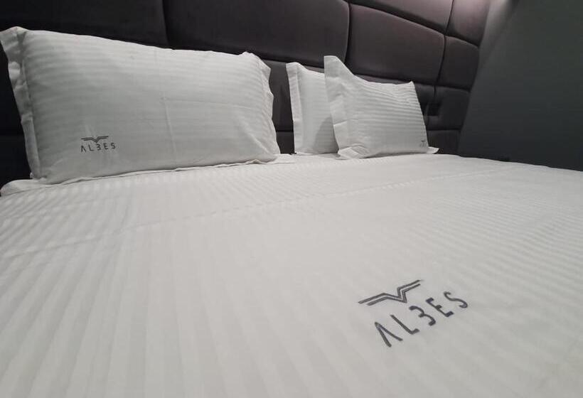 高级大房间, Albes