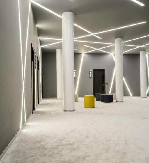 高级大房间, Albes