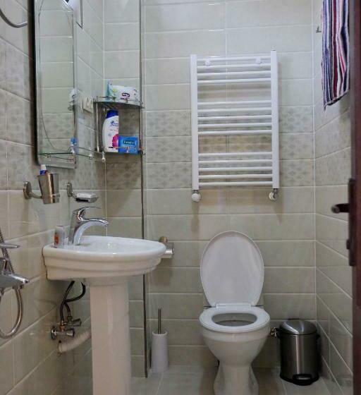 اتاق لوکس, Balcony