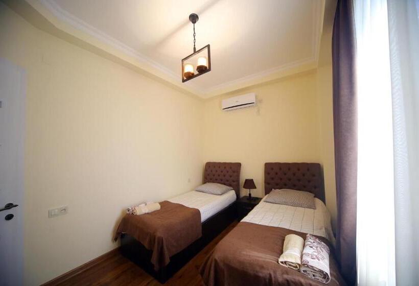 اتاق استاندارد, Balcony