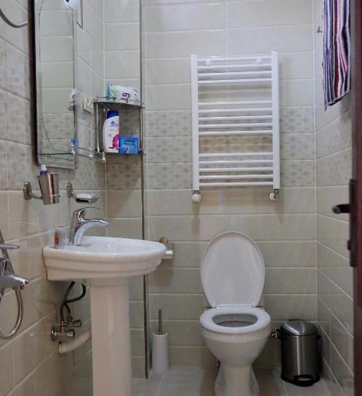 اتاق راحتی سه تخته, Balcony