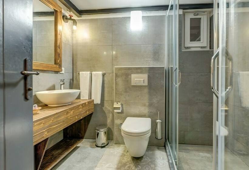 סטודיו משפחתי, Bel Canto Alaçatı